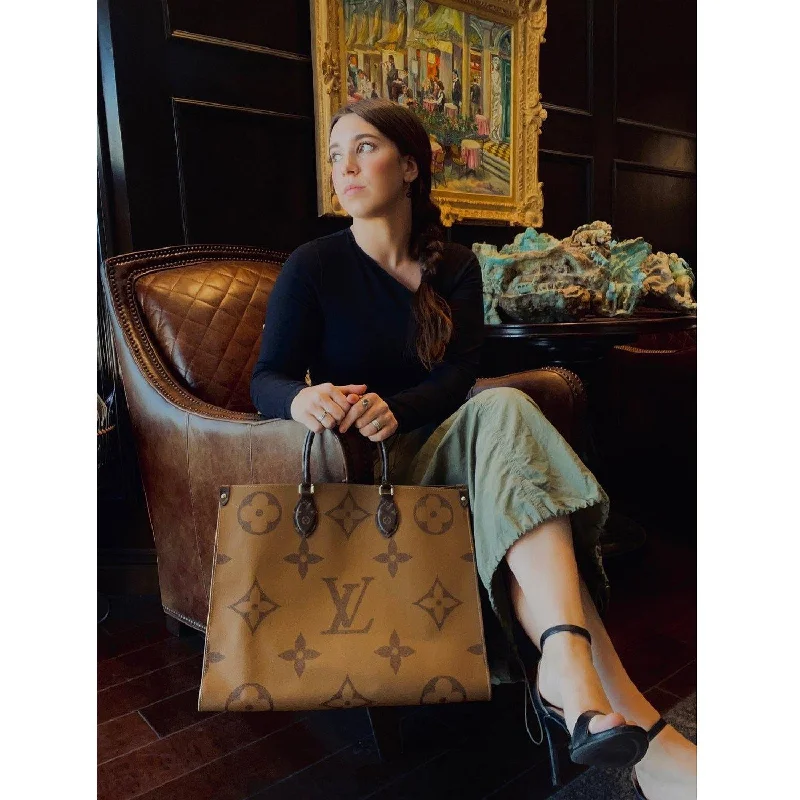 Louis Vuitton Twist bags with a contrast - colored interior for visual interestLouis Vuitton Monogram Reverse Giant Onthego GM Tote