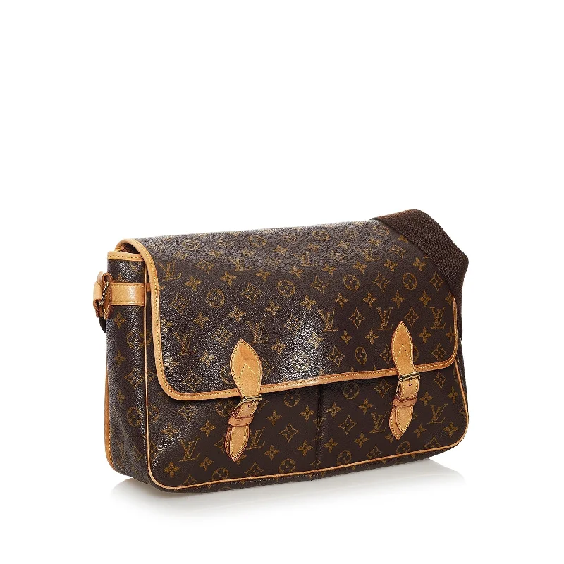 Louis Vuitton crossbody bags with a keychain holder for practicalityLouis Vuitton Monogram Sac Gibeciere GM (SHG-33315)