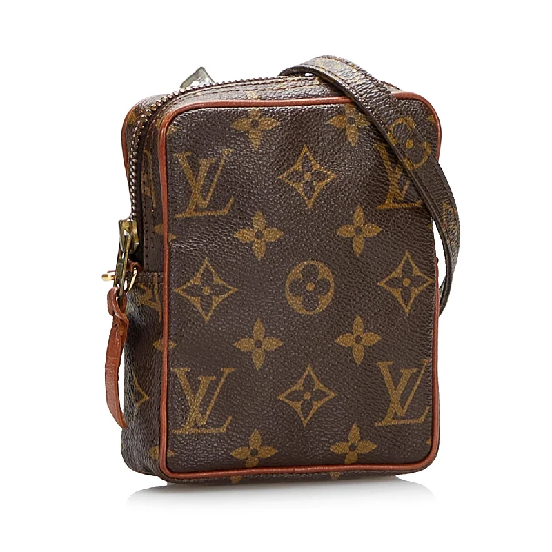 Louis Vuitton Alma bags with a monogram - embossed leather surfaceLouis Vuitton Monogram Mini Danube (e2dTf7)