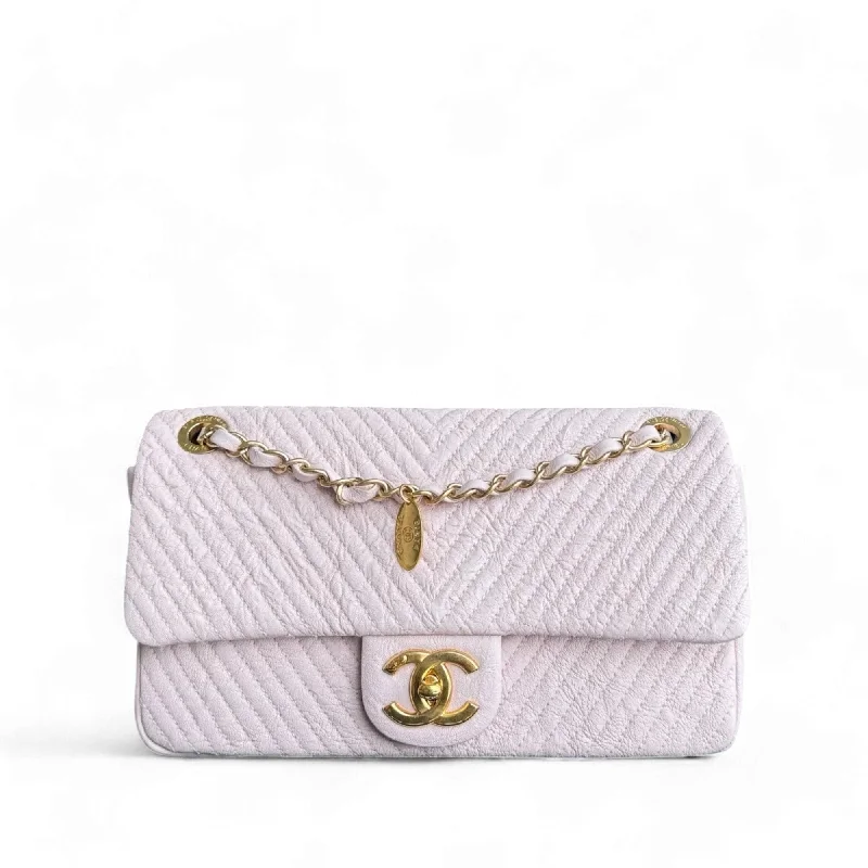 CHANEL SEASONAL FLAP - SURPIQUE CHEVRON FLAP CALFSKIN LIGHT SAKURA PINK GOLD HARDWARE SERIES 21 SYCM337