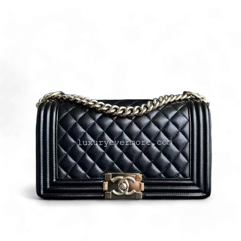 Boy Medium 25CM Quilted Lambskin Black Golden Hardware Series 22