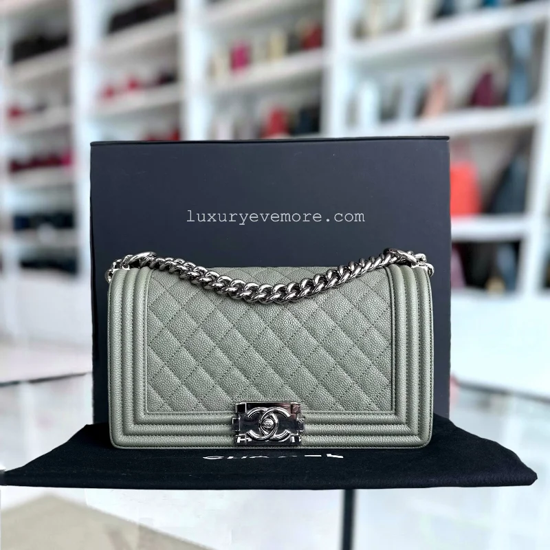 Caviar Boy Old Medium 25CM Quilted Grained Calfskin Light Green Leboy Silver Hardware Series 25