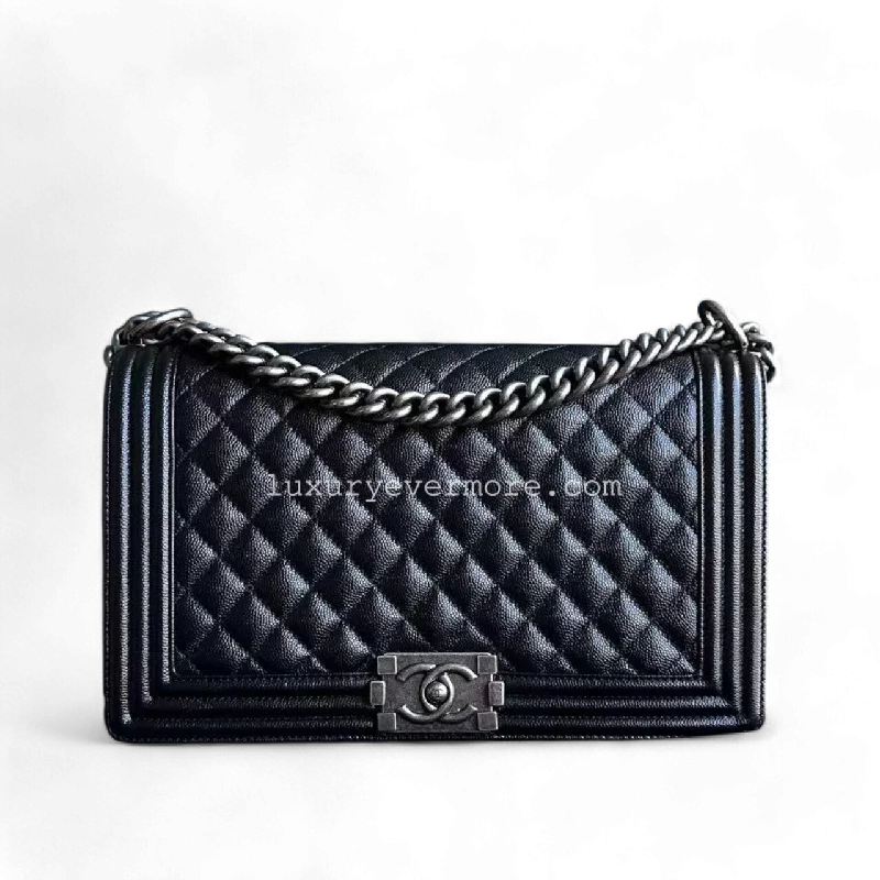 *Like New* Caviar New Medium Boy 28CM Quilted Grained Calfskin Black Ruthenium Silver Hardware Series 27