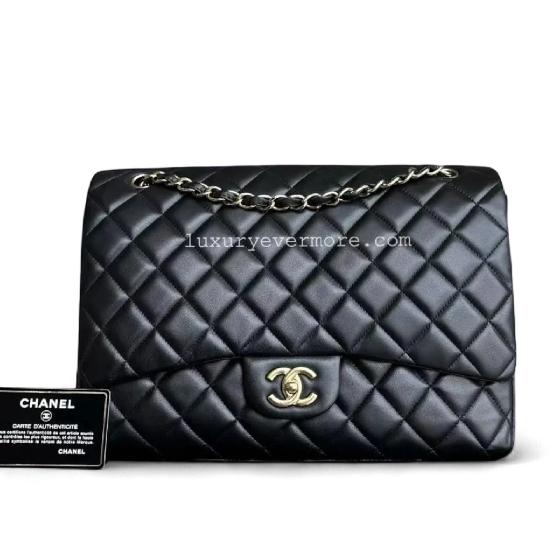 Maxi Classic Flap Single Flap 34CM Quilted Lambskin Black Golden Hardware Series 14