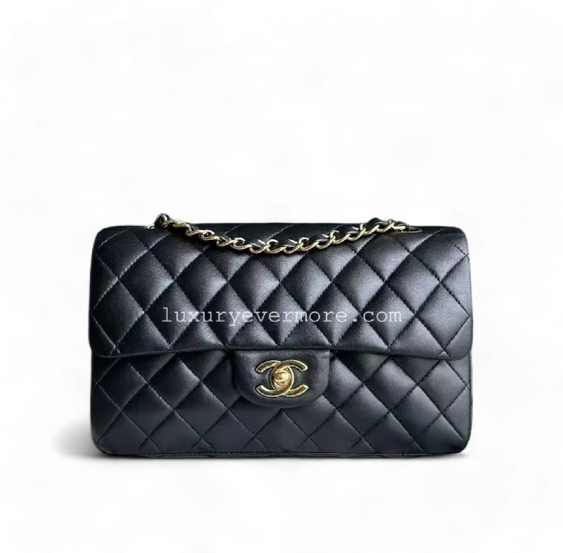 Small Classic Flap 23CM Quilted Lambskin Black Golden Hardware Series 13